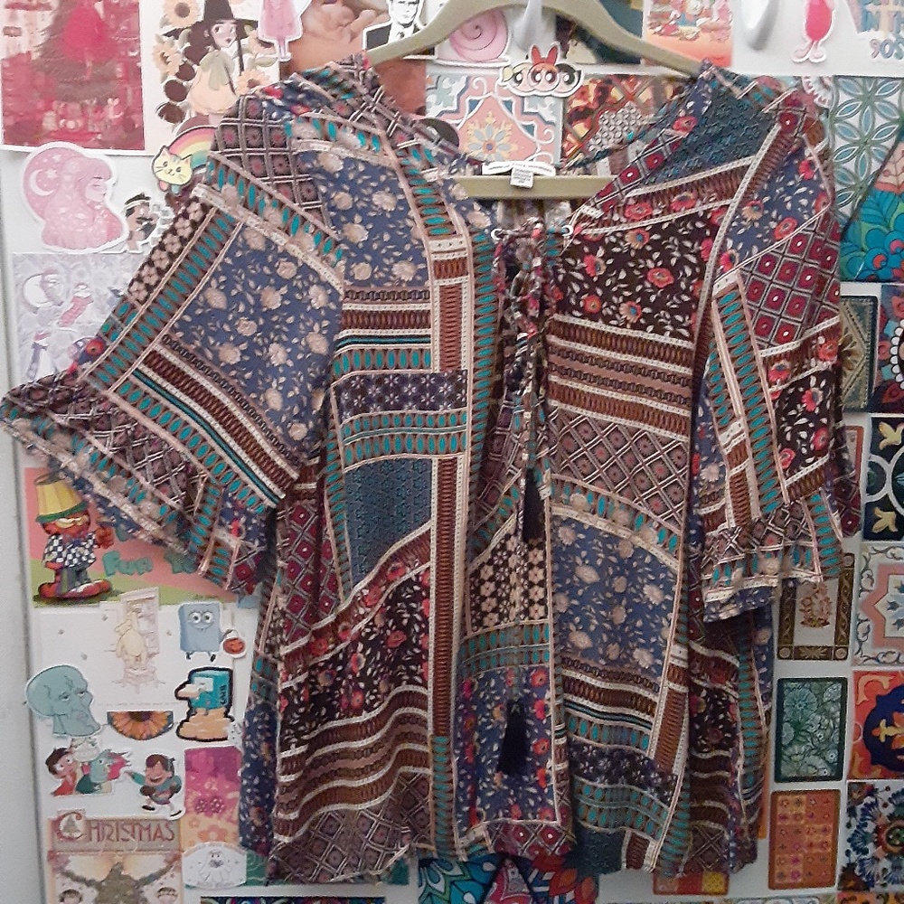 American Eagle M Oversized L Colorful Floral Patchwork Ruffle Lace Up Tassel Top